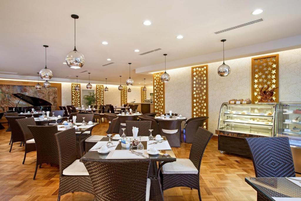 Jasmine Palace Rangun Zewnętrze zdjęcie
