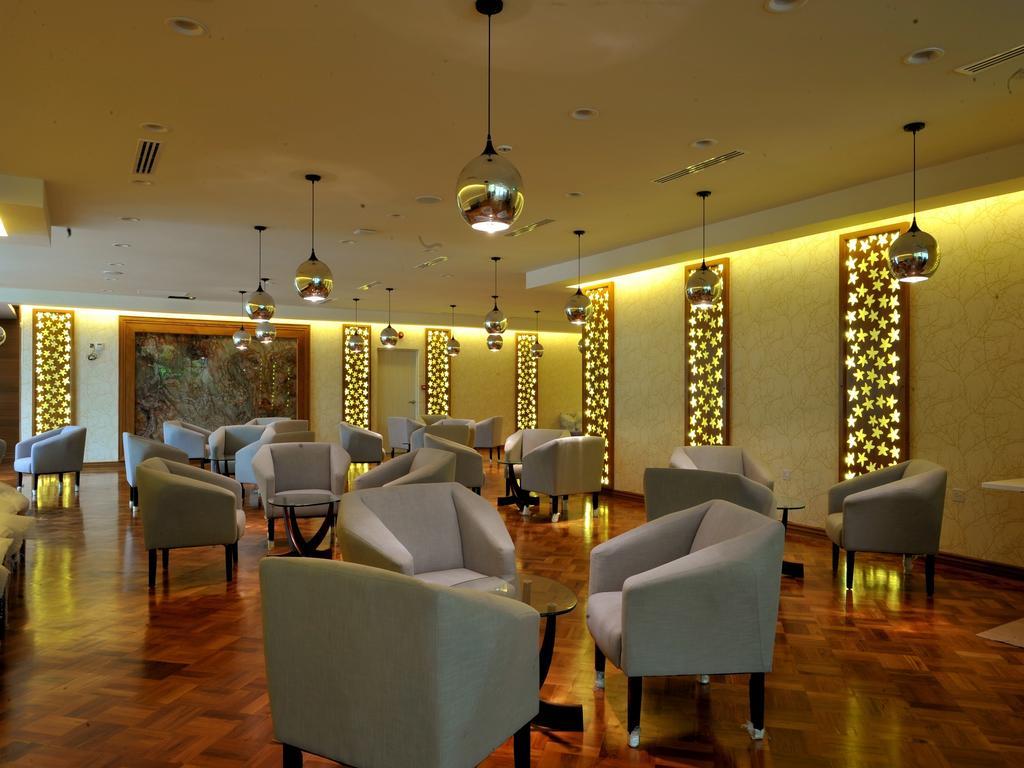Jasmine Palace Rangun Zewnętrze zdjęcie